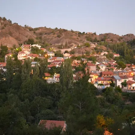 Melissonas فيلة Foini